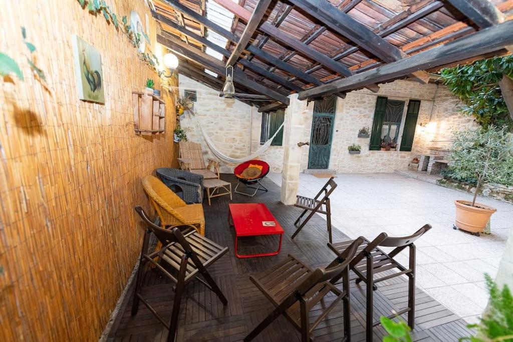 Anna-Maria : Grand Appartement 10 Personnes+Parking Prive -Actif+ Location- Marseilles Exterior foto
