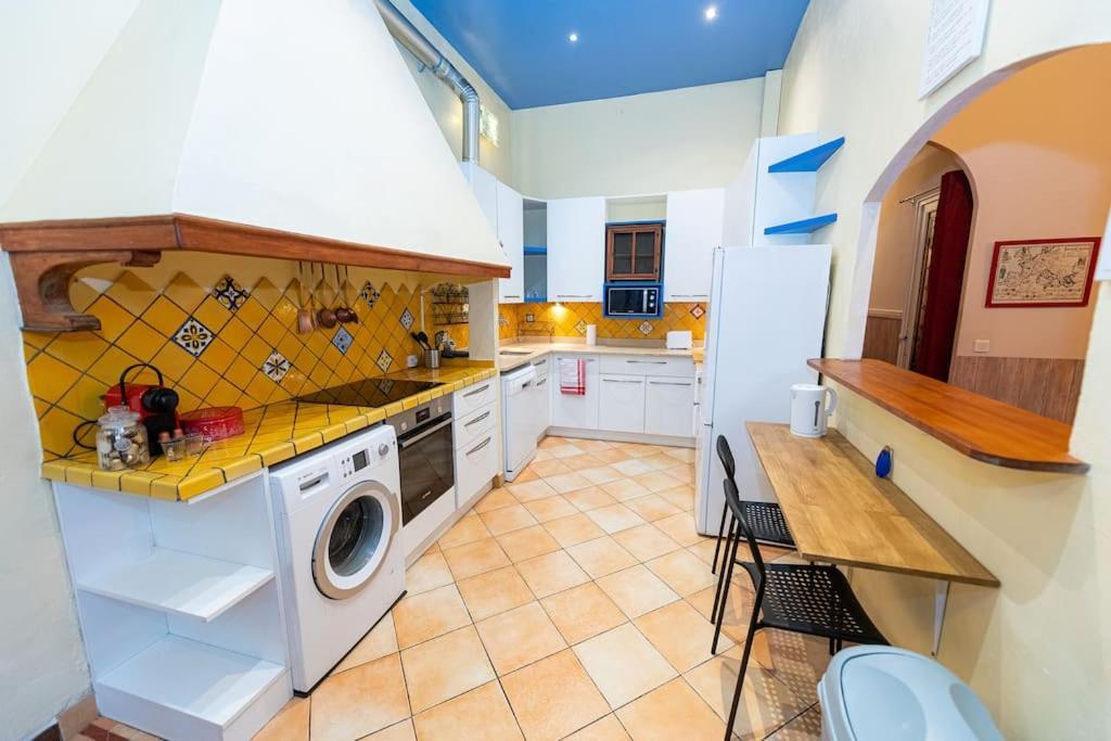 Anna-Maria : Grand Appartement 10 Personnes+Parking Prive -Actif+ Location- Marseilles Exterior foto