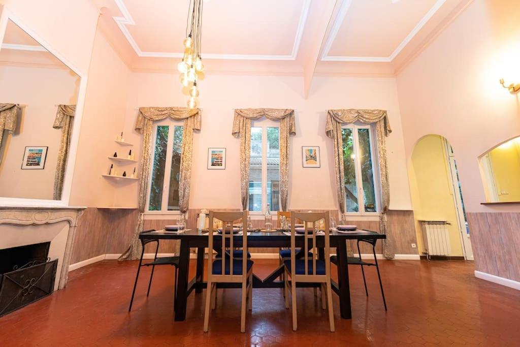 Anna-Maria : Grand Appartement 10 Personnes+Parking Prive -Actif+ Location- Marseilles Exterior foto