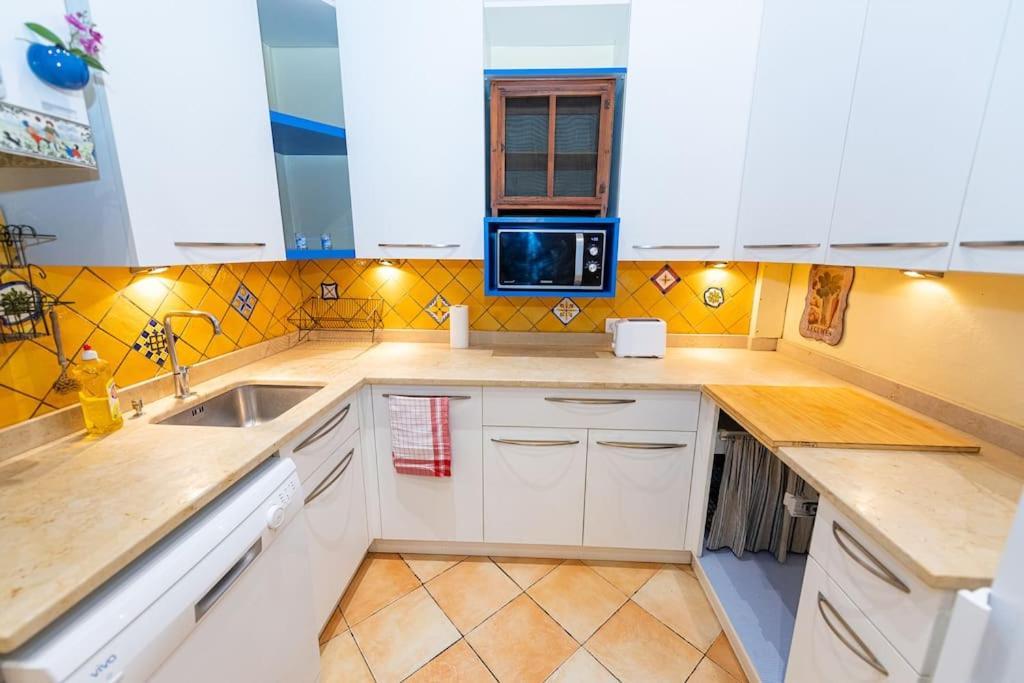 Anna-Maria : Grand Appartement 10 Personnes+Parking Prive -Actif+ Location- Marseilles Exterior foto